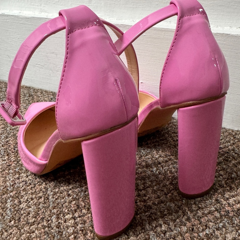 Lulu’s heels - Picture 3 of 8